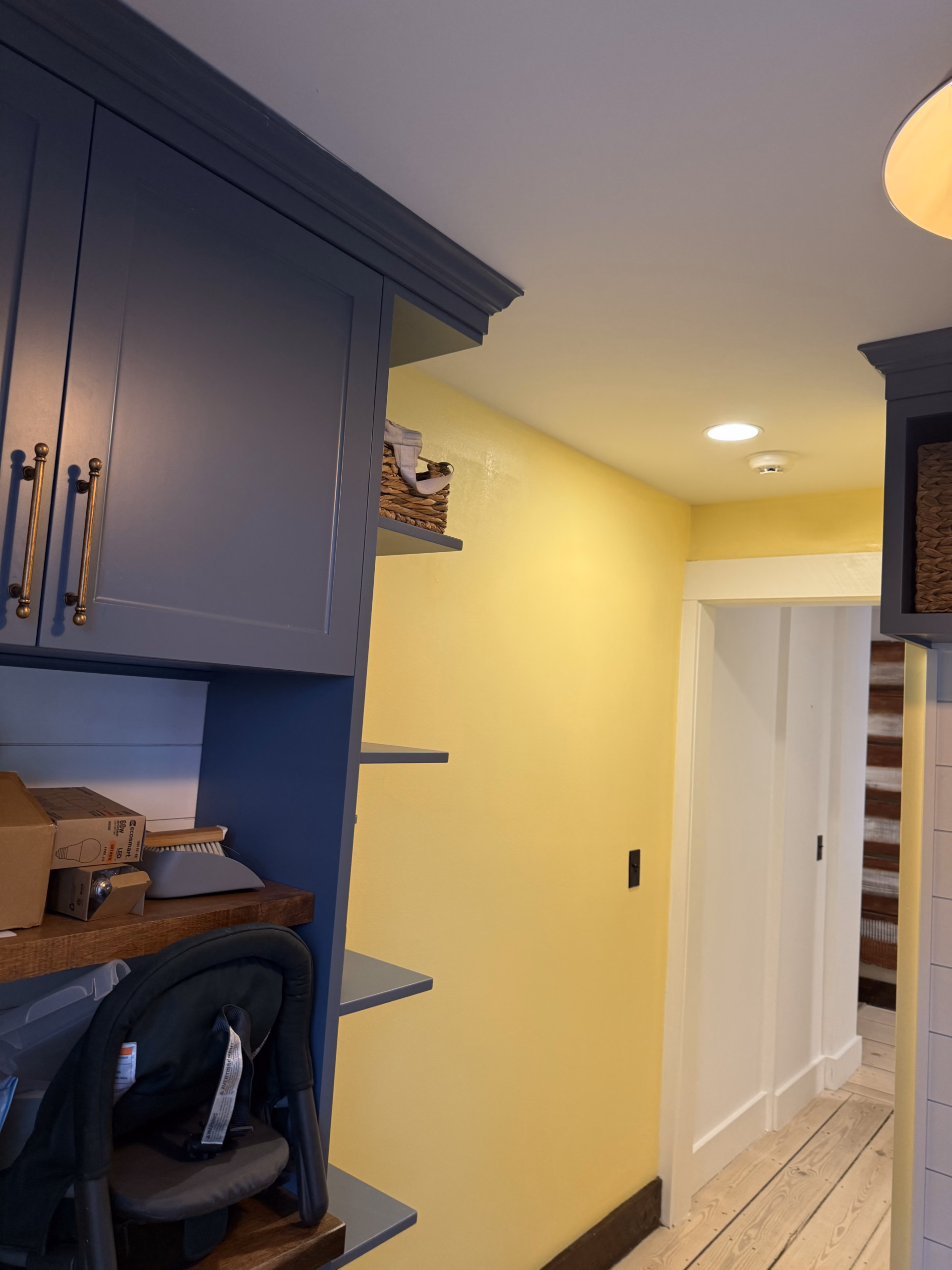Benjamin Moore Vernazza Yellow 325 walls in Fairfield CT